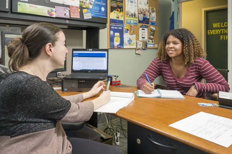 “Don’t allow the fear of transitioning or the unknown to deter you from declaring or changing your major,” said Makya Fowler, a first-year student majoring in nursing, as she offered advice to students interested in changing their major. “Don’t allow the fear of transitioning or the unknown to deter you from declaring or changing your major,” said Makya Fowler, a first-year student majoring in nursing, as she offered advice to students interested in changing their major.