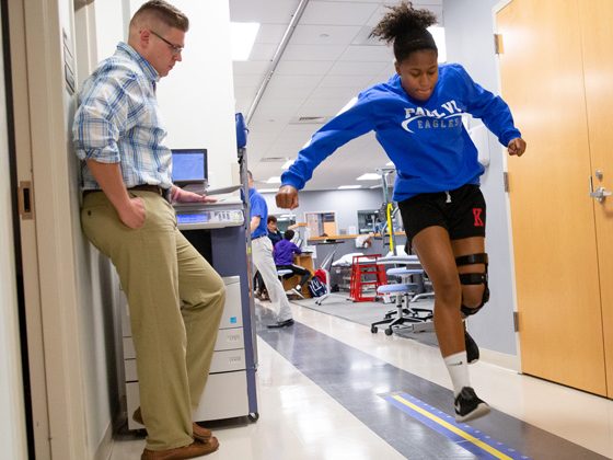 Kennedi Avent, daughter of University of Delaware alumna Tonya Avent, receives physical therapy from Greg Seymour for a torn PCL. Avent travels to the Delaware PT Clinic from her home in New Jersey on a monthly basis for progress benchmarks.
