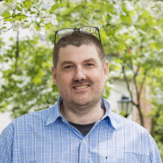 Headshot photo of Peter Benson