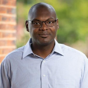 Photo headshot of Derrick Spires