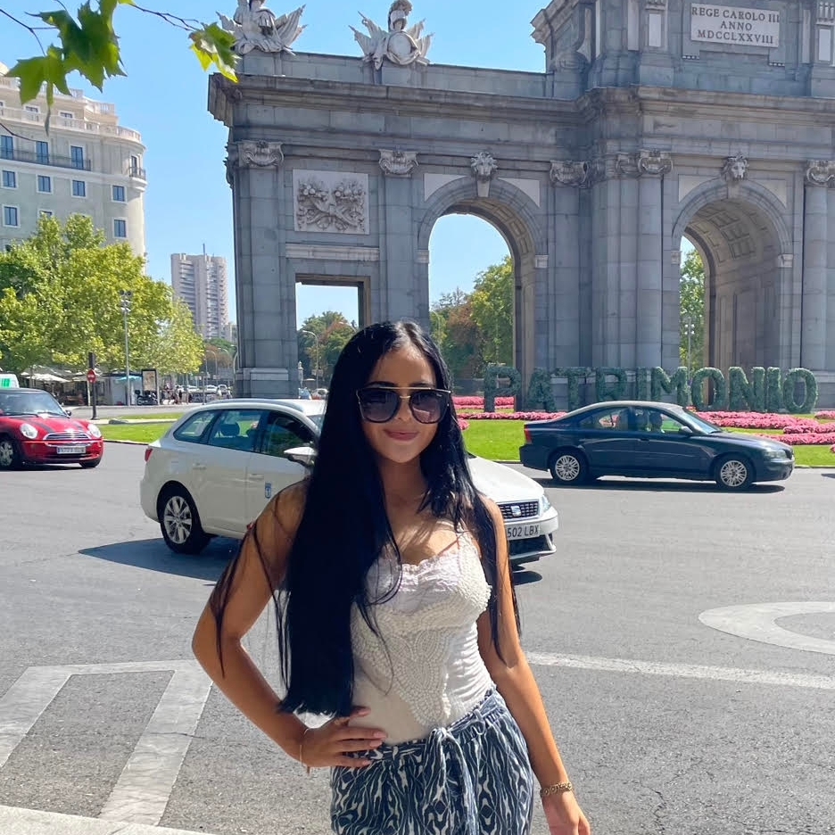 Anna Hernandez Anna Hernandez