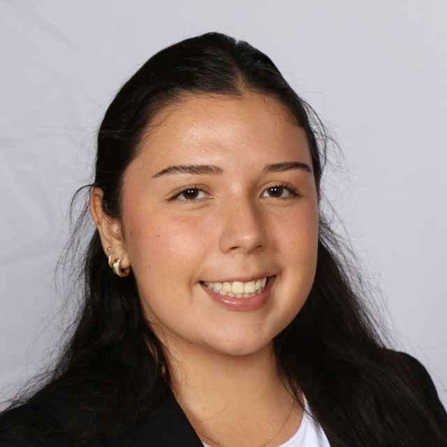 Martina Esparza Martina Esparza
