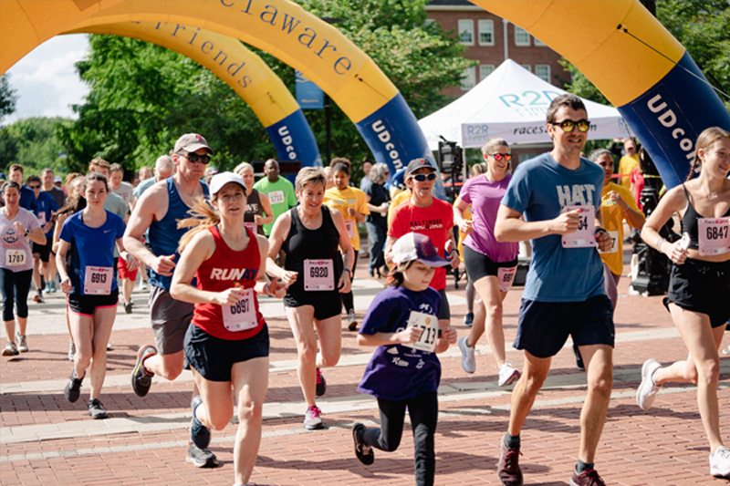 Blue Hens, friends and family compete in the 5K on Sunday morning.