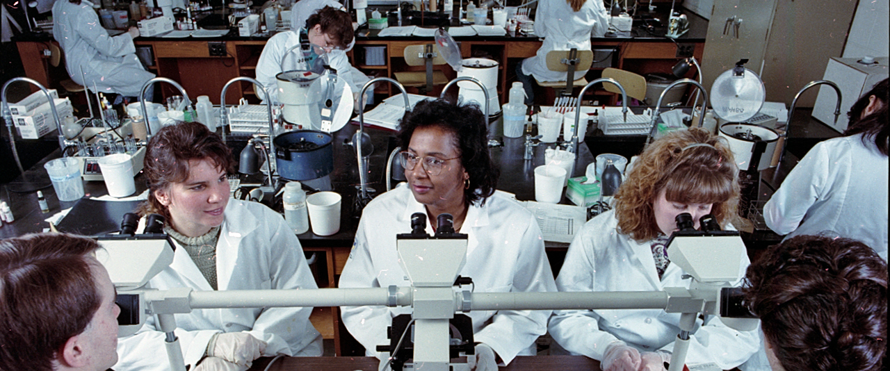 Students work in a medical technology lab in 1991.
