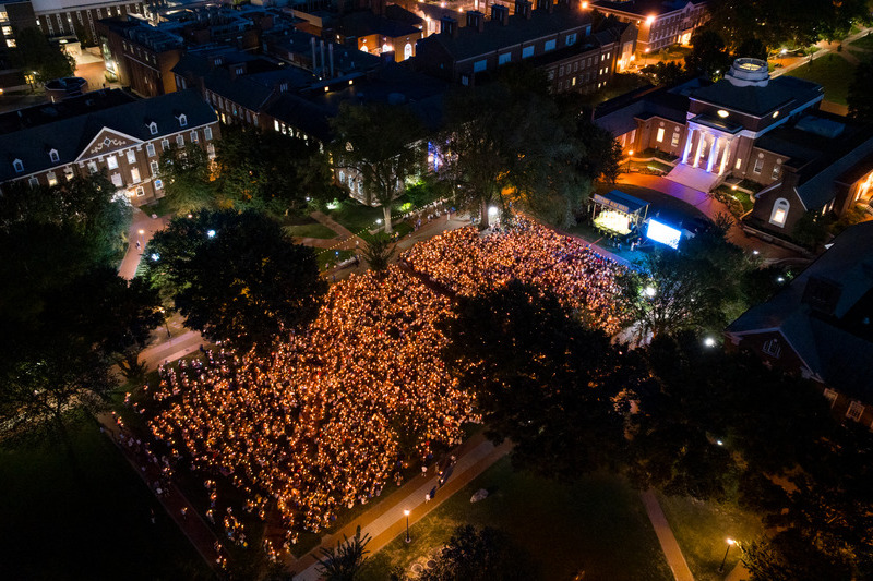 UD_Welcome_Days-Twilight_Induction-EK-082525 Candles light up The Green during the Twilight Ceremony