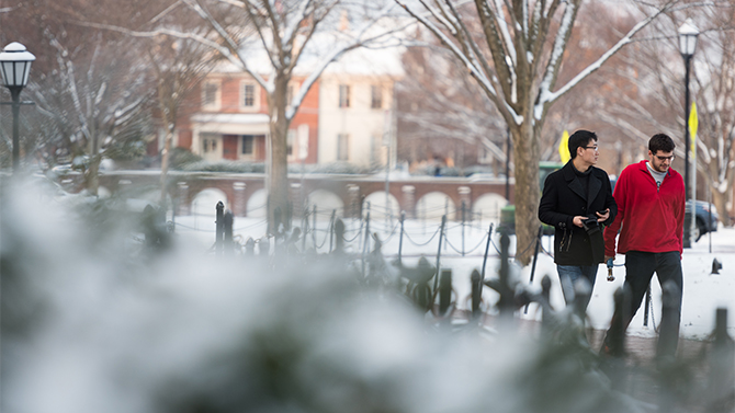 First snowfall of 2015 on January 6 on Main Campus in Newark, DE.