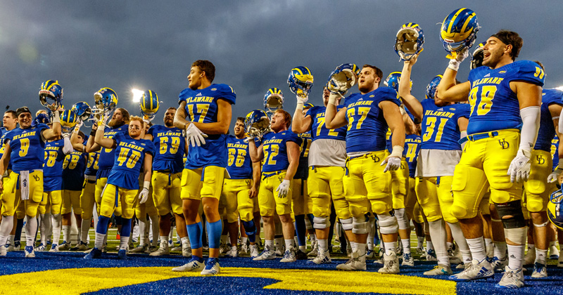 Photo of UD football team from the 2017 season