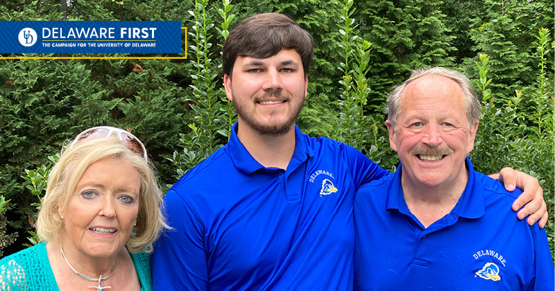 Double Dels Ray and Marilyn Jacobsen and their son, Hunter, a College of Engineering student, hosted the Washington, D.C. area New Student Send-Off in July. 