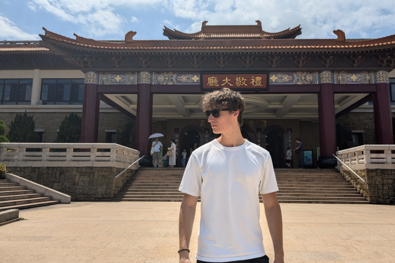 During his program, Alexander Claps committed to a language pledge, which required practicing Mandarin outside the classroom. By exploring Taipei, he had the opportunity to interact with locals and navigate the city relying on his language abilities. In one outing, he visited the Chiang Kai-shek Memorial Hall in Taipei. 